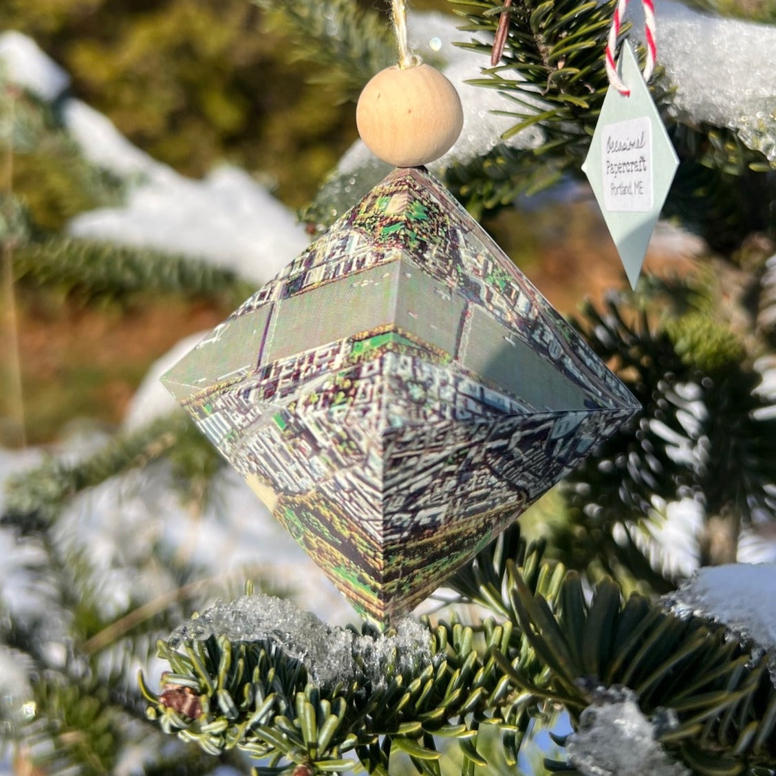Geometric Map Ornaments