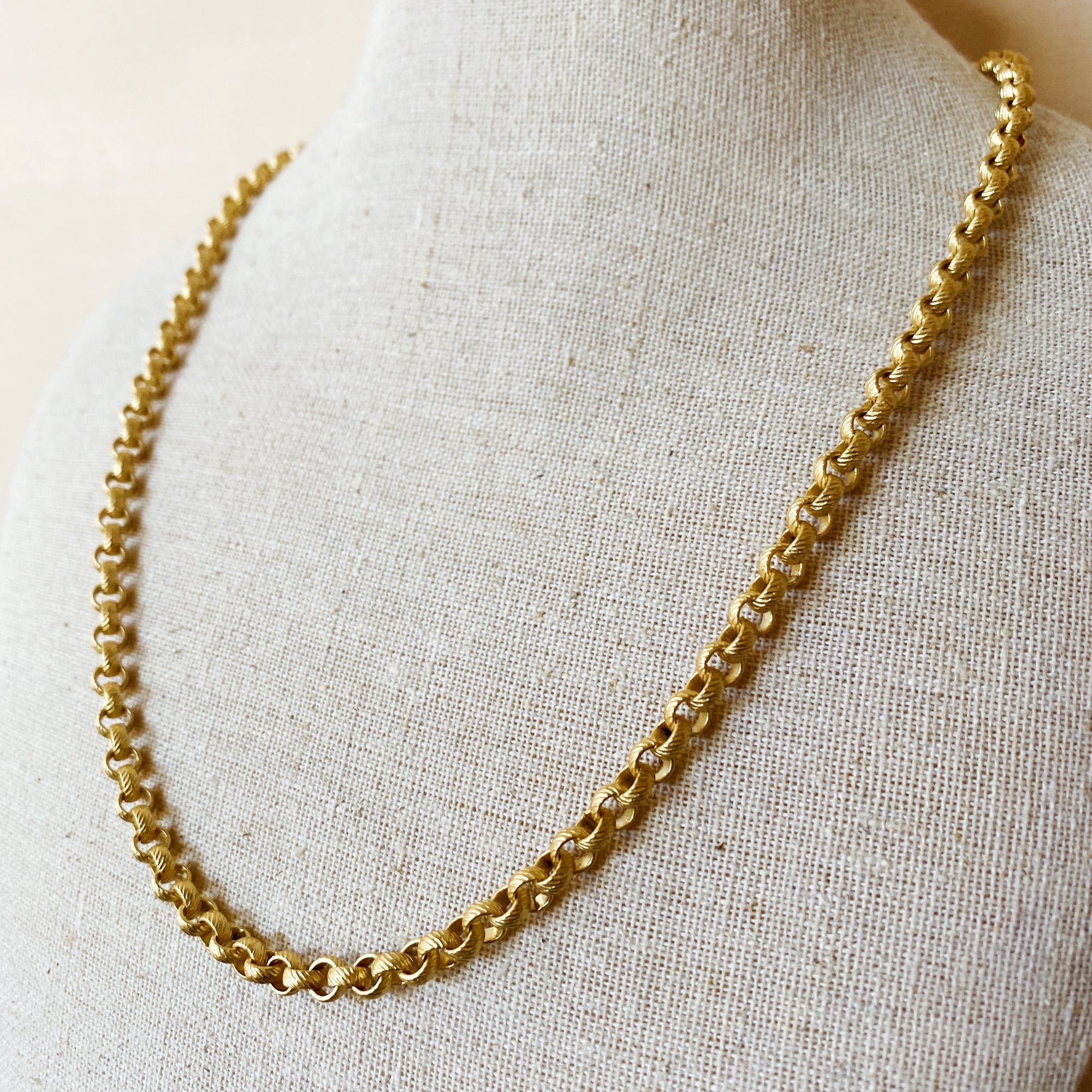 ~ Textured Rolo Single Chain Necklace