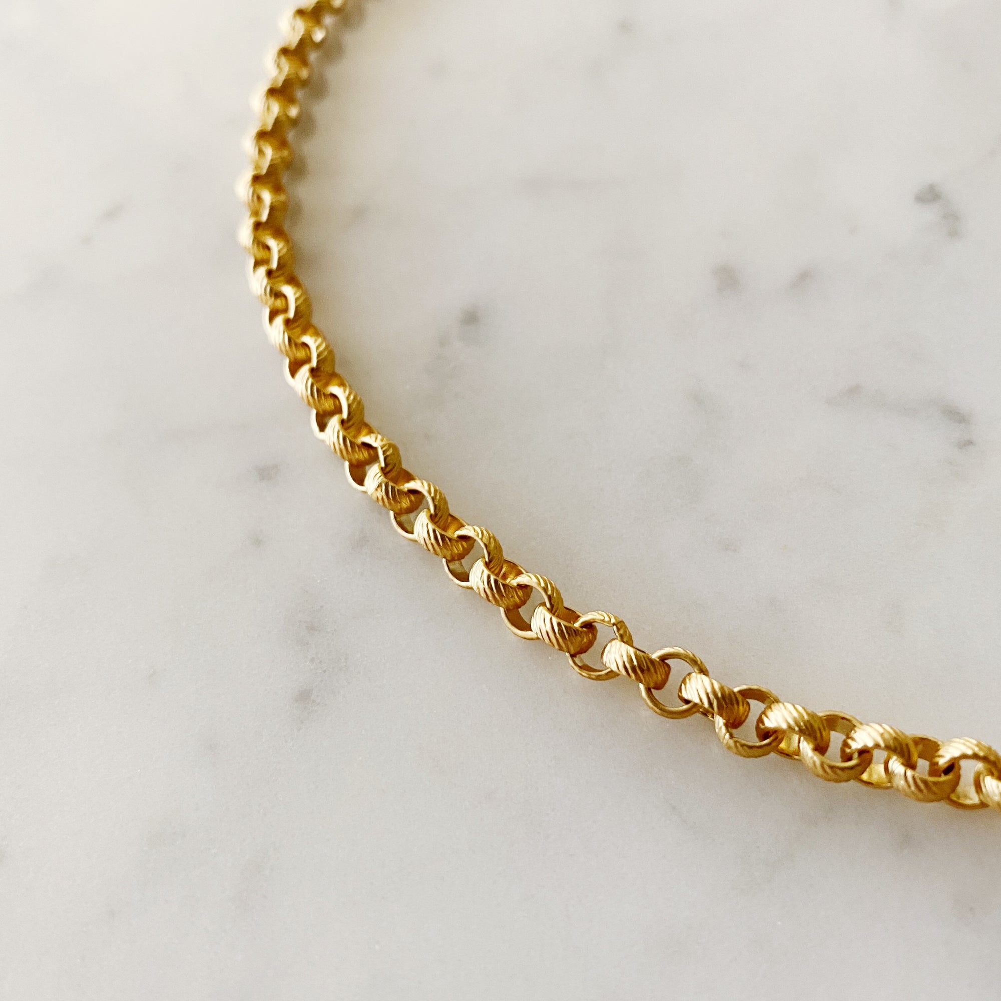 ~ Textured Rolo Single Chain Necklace
