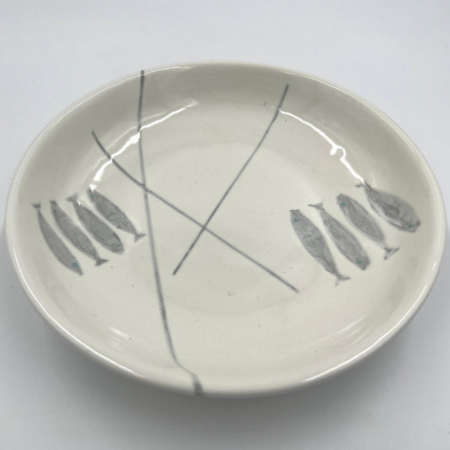 Round Plate with Grey Fish