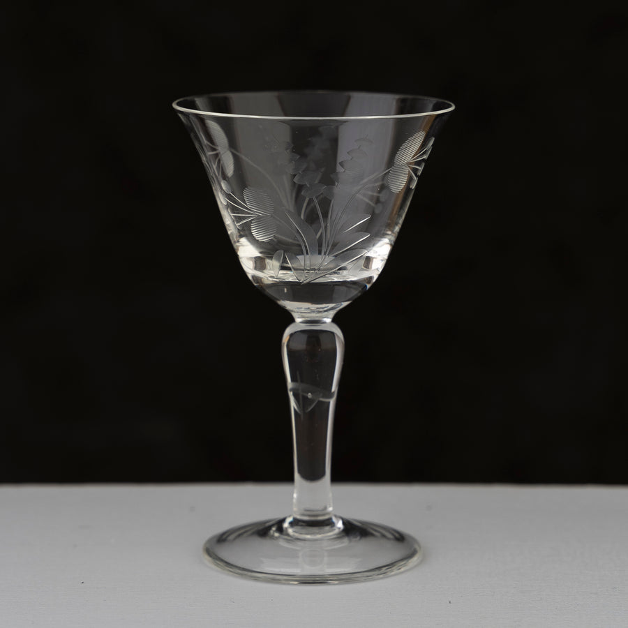 etched flower design in the 1930s cocktail glasses 