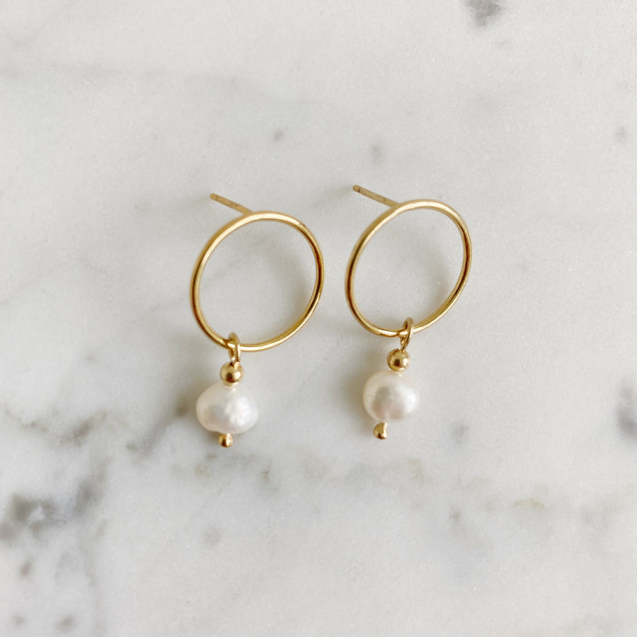 Simply Elegant Everyday Pearl Earring - Gold